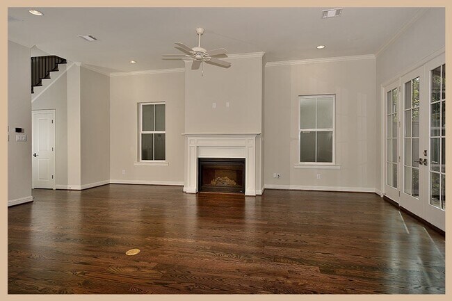 Photo - 215 Willow St