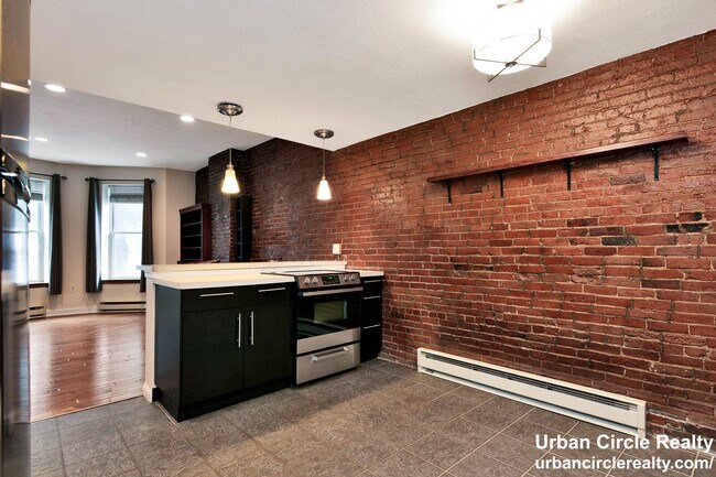 Photo - 385 Meridian St Unit 1
