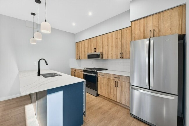 Photo - 10335-10135 135 St NW Unit 2