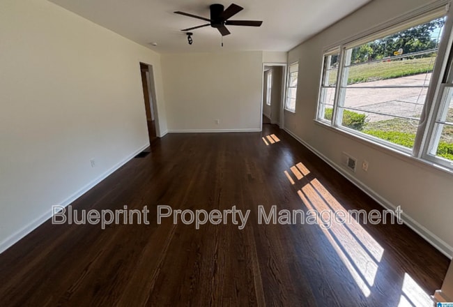 Photo - 500 Rollingwood Rd