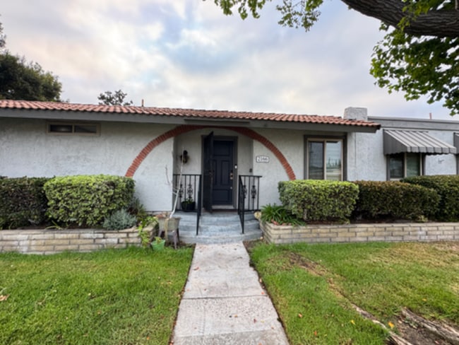 Building Photo - 2166 S Euclid St Rental