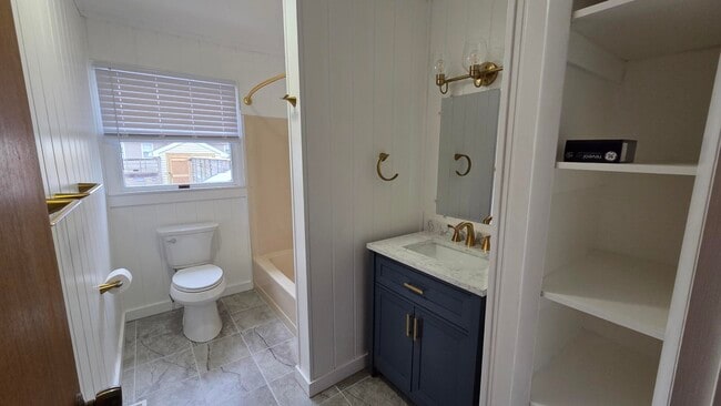 Photo - 712 N Washington St