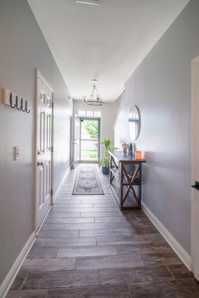 Photo - 141 Iron Horse Dr W