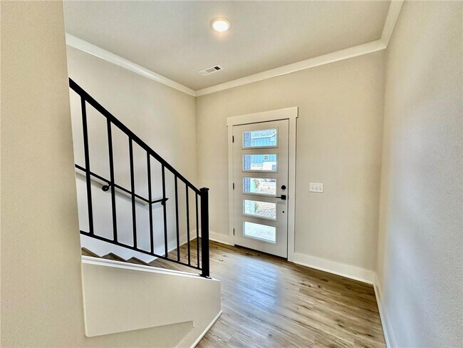 Photo - 2805 SW Hampshire Ave