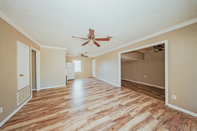 Photo - 2610 NW Lindy Ave