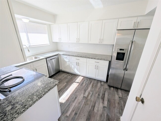 Photo - 17602 Crestline Rd