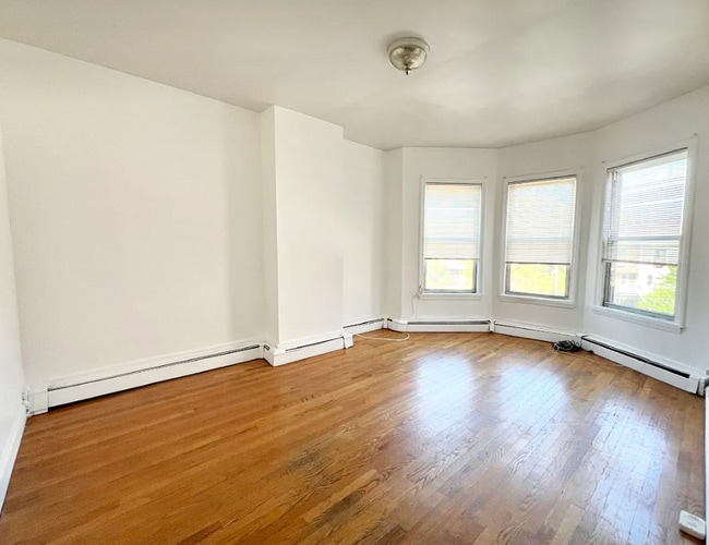 Photo - 846 Huntington Ave Unidad 3