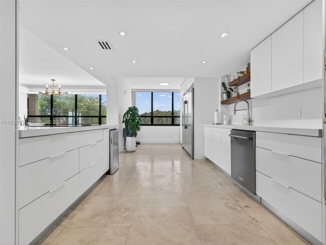 Building Photo - 11113 Biscayne Blvd Unit 351