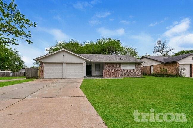 Building Photo - 13154 Winding Wood Dr