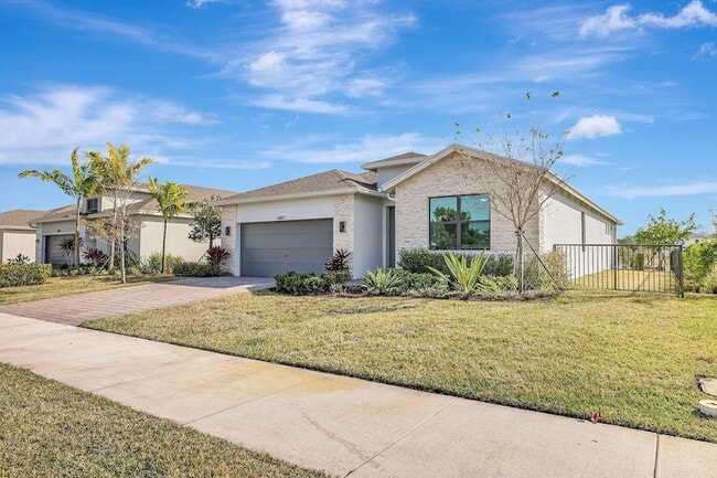 Photo - 6007 SE Sky Blue Cir