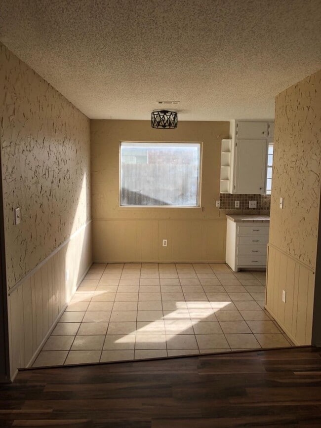 Photo - 614 N Elkhart Ave Unit A