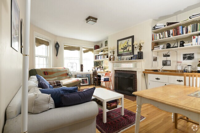 Building Photo - 41 Bowdoin St Unit 3-4 Rental