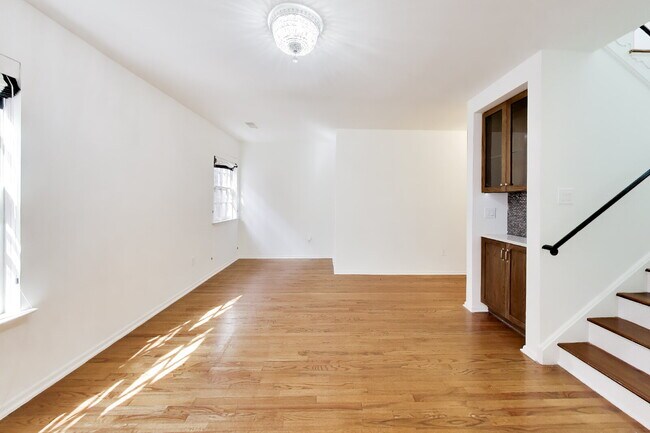 Photo - Bright 16th St Condo + Parking Unidad #14