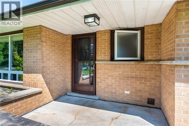 Photo - 1398 Doon Village Rd