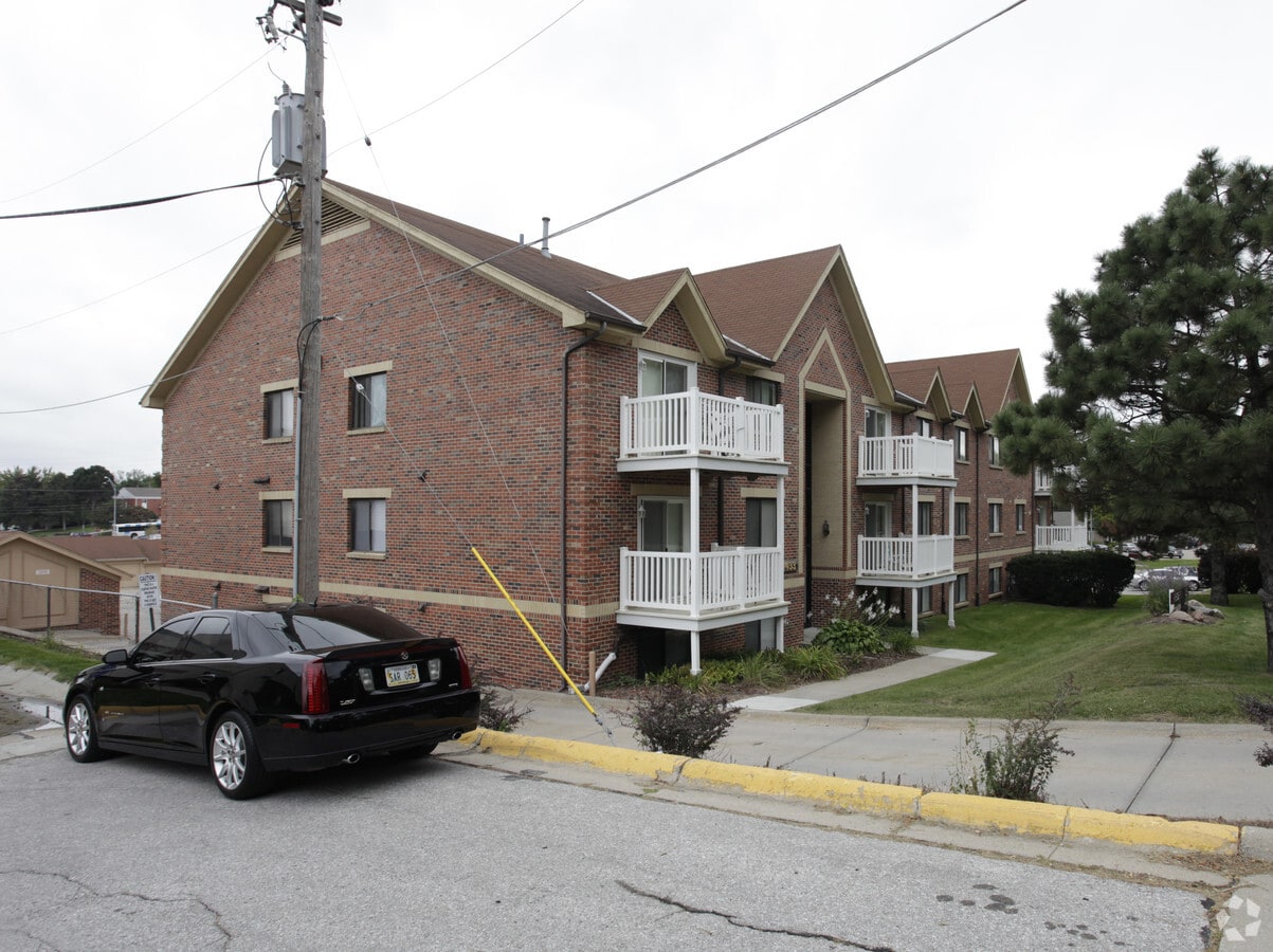 Arbor Place - Arbor Place Apartments