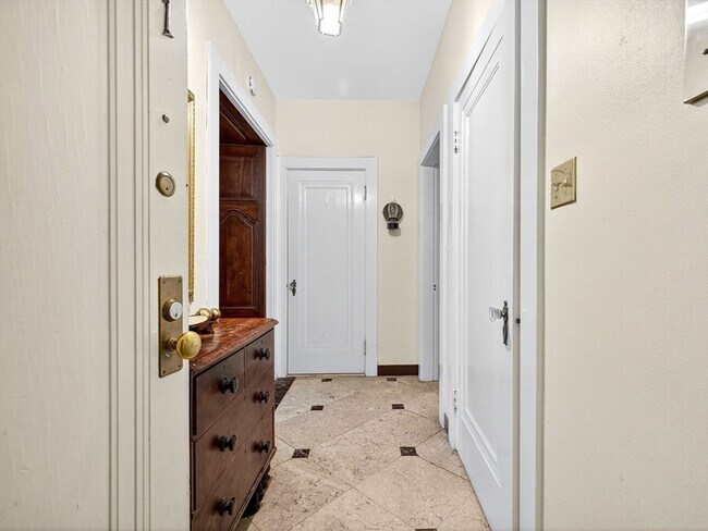 Photo - 93 Beacon St Unidad 1