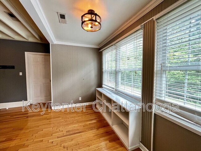 Photo - 904 Boylston St