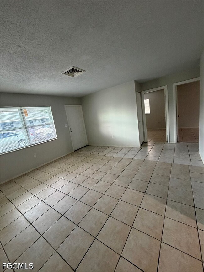 Photo - 5517 Sixth Ave