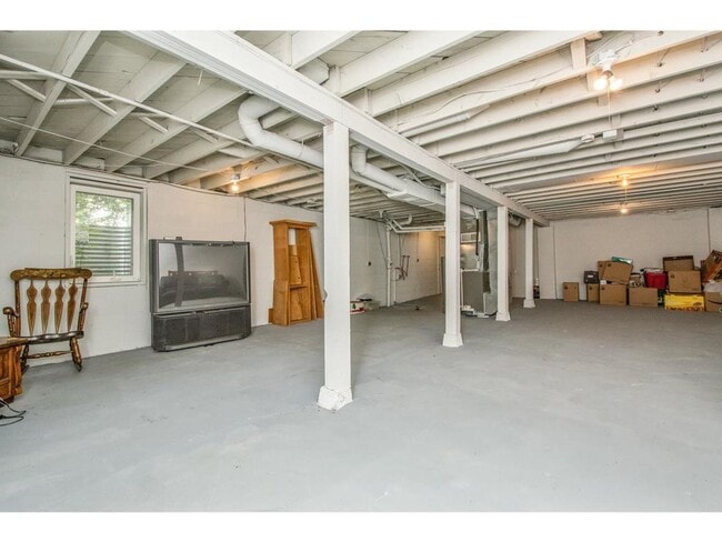 Photo - Darling 3 bedroom home in Greenfield Plaza neighborhood