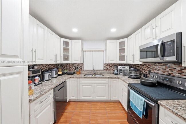 Photo - 2875 NW 9th Ct