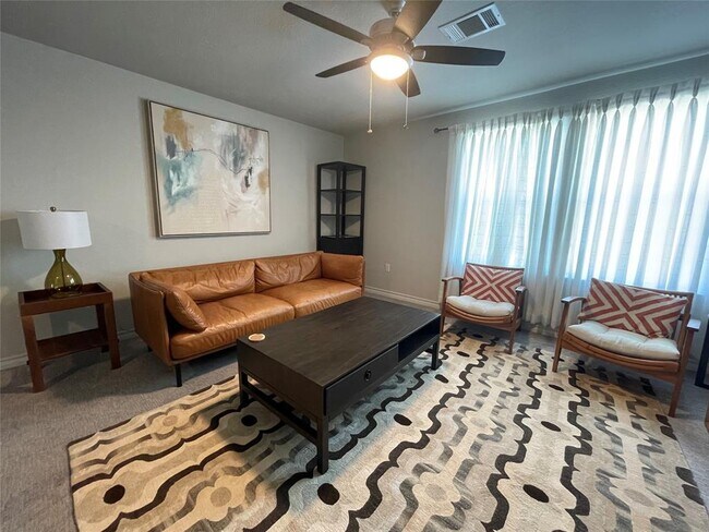 Photo - 15807 Crissom Ln