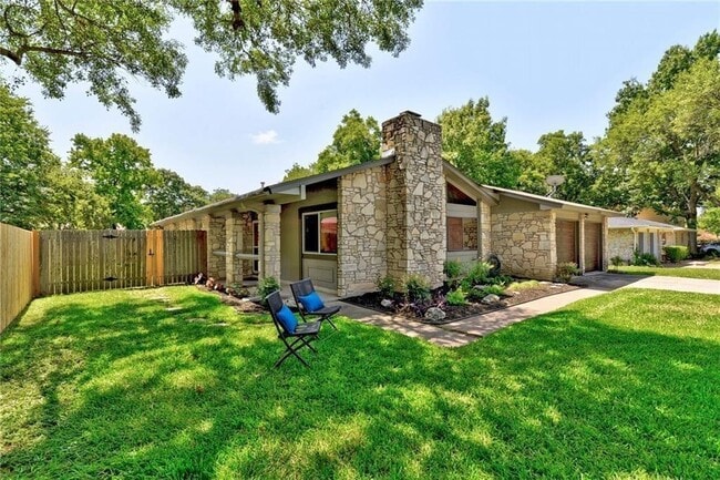 10605 Golden Quail Dr
