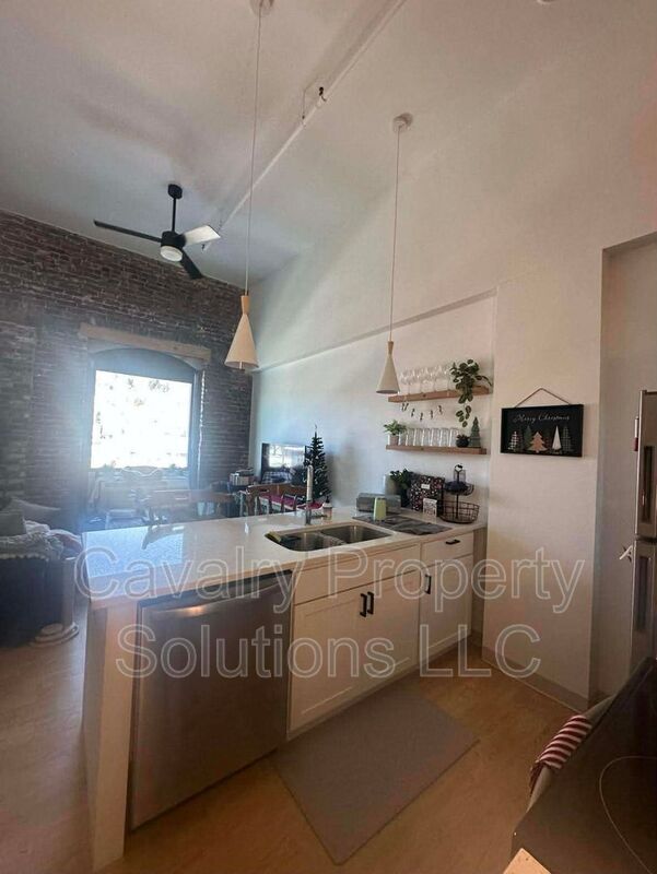 Photo - 1831 W Michigan St