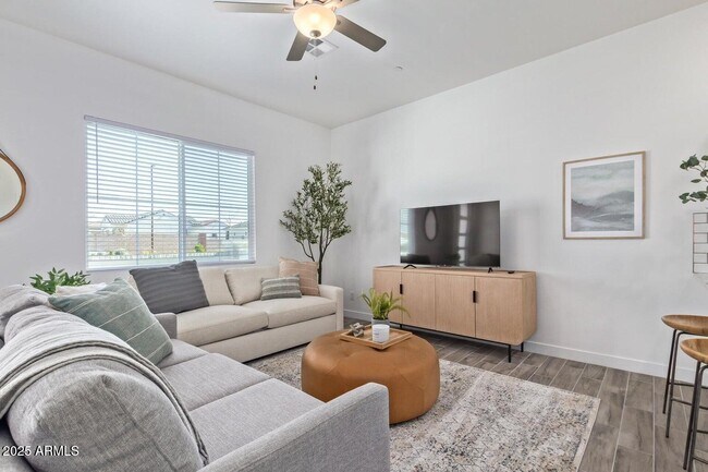 Photo - 3230 E Thomas Rd