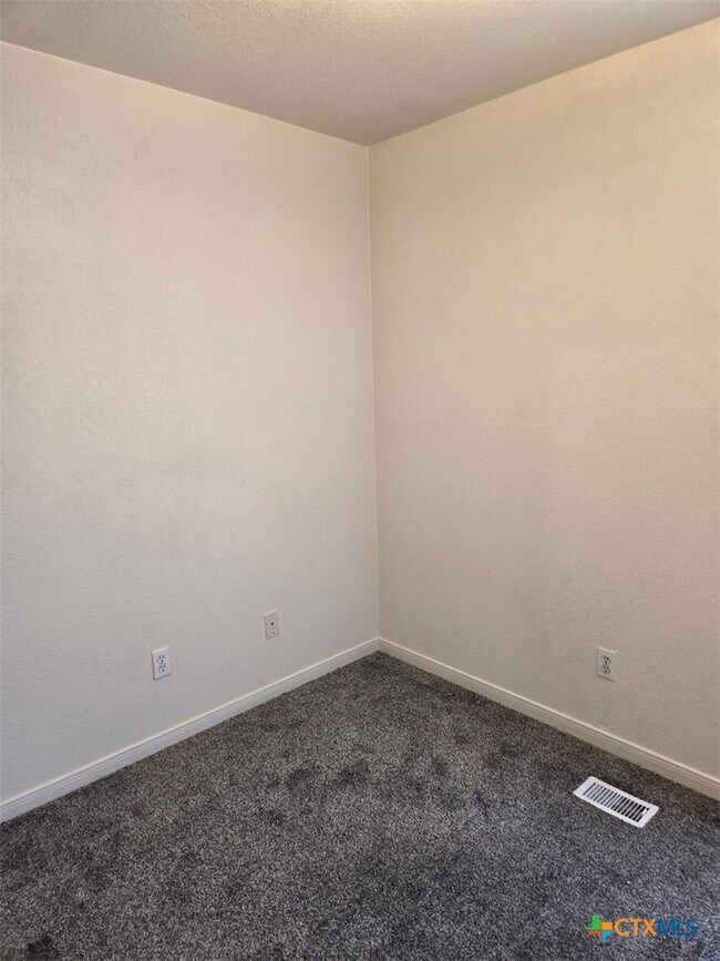 Photo - 3202 Hereford Ln