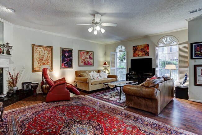 Photo - 2125 Bering Dr Unidad 2125