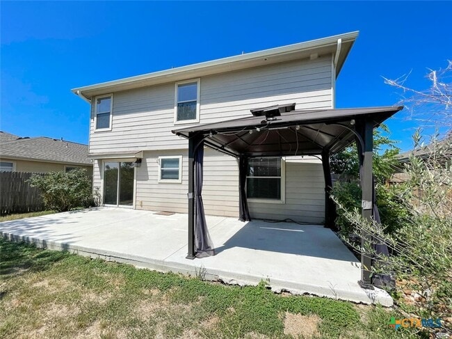 Building Photo - 2237 Stoneleigh Dr