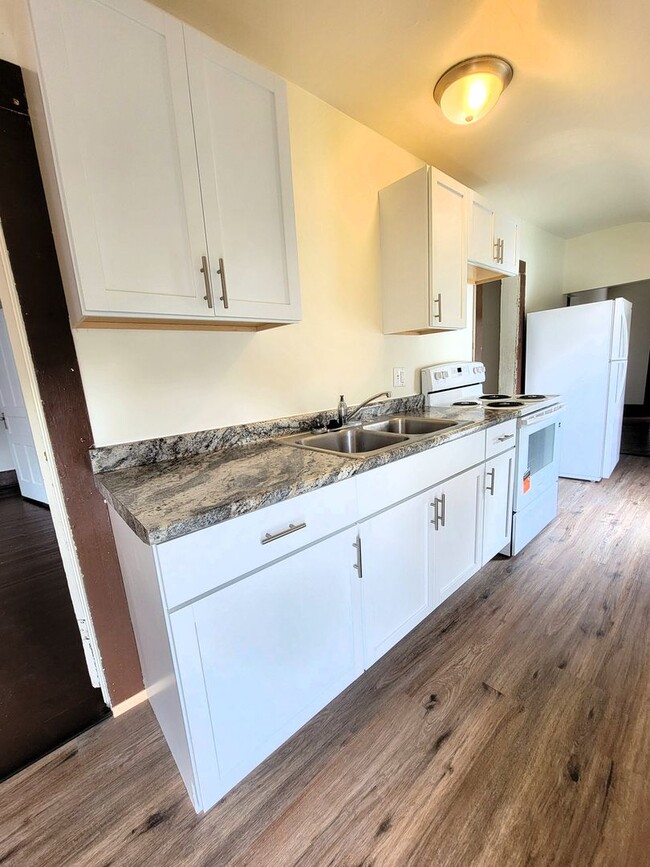 Photo - 324-324-324-322 5th Ave Unit 324 1/2-5th Ave