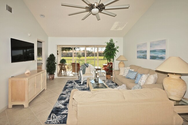 Photo - 5932 Cranbrook Way