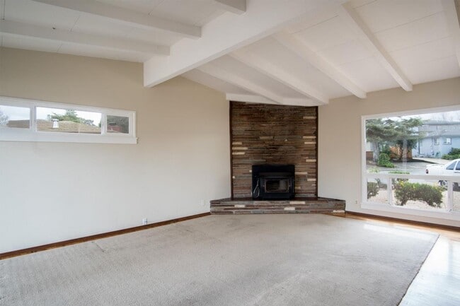 Photo - Charming 3 Bedroom, 2 Bathroom Home in Quiet Seaside Cul-de-sac