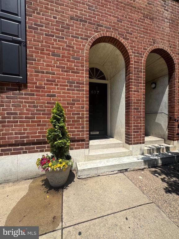 Photo - 637 Spruce St