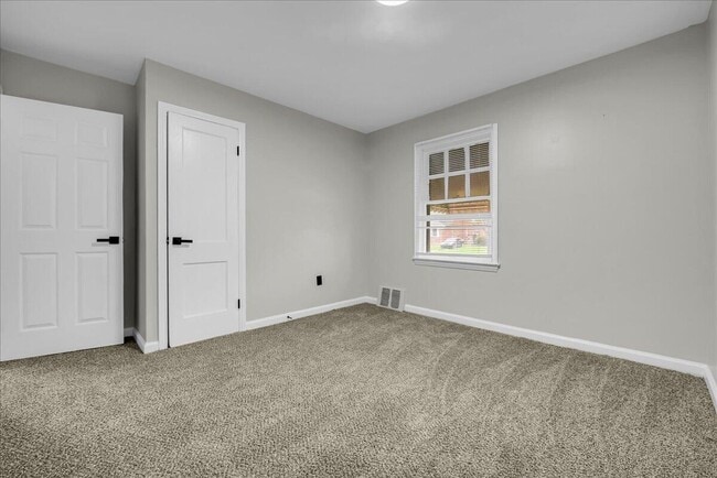 Photo - 9090 Stahelin Ave