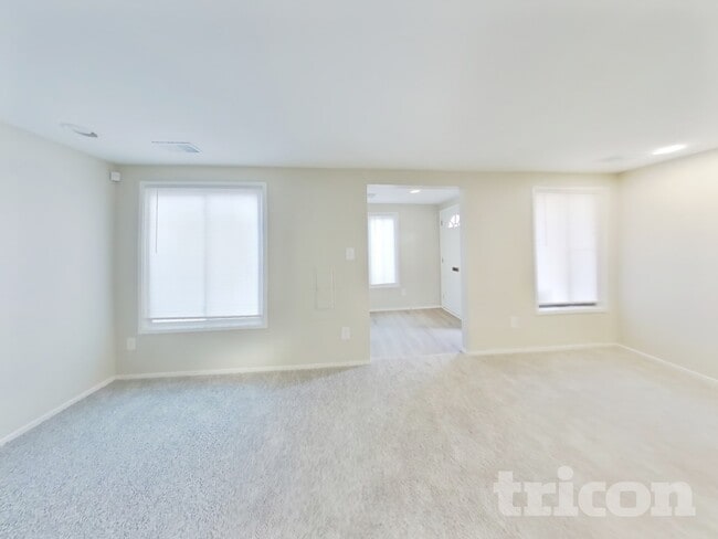 Photo - 9616 Brassie Way