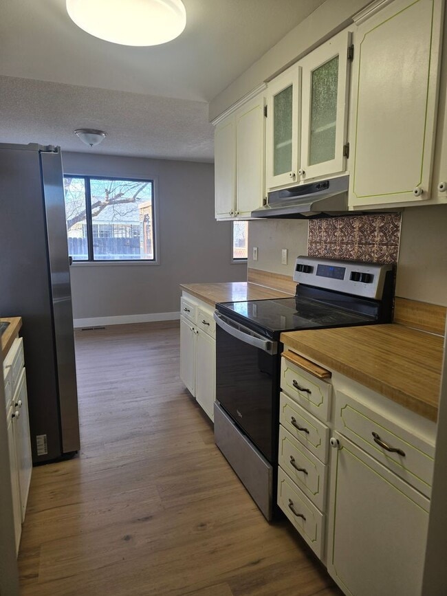 Photo - 3 bed / 2 bath