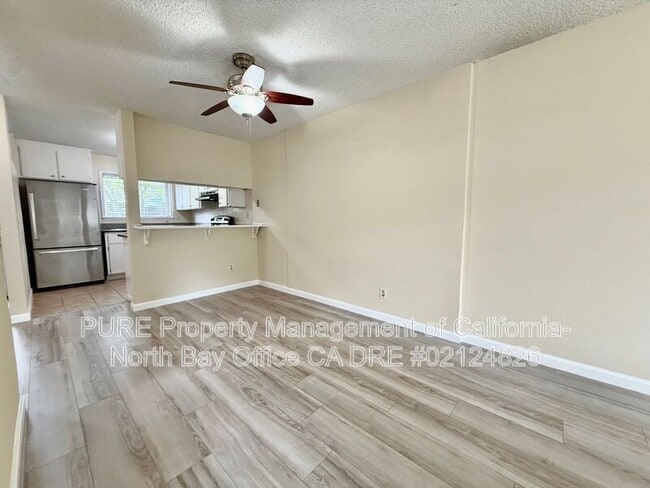 Photo - 687 Racquet Club Cir