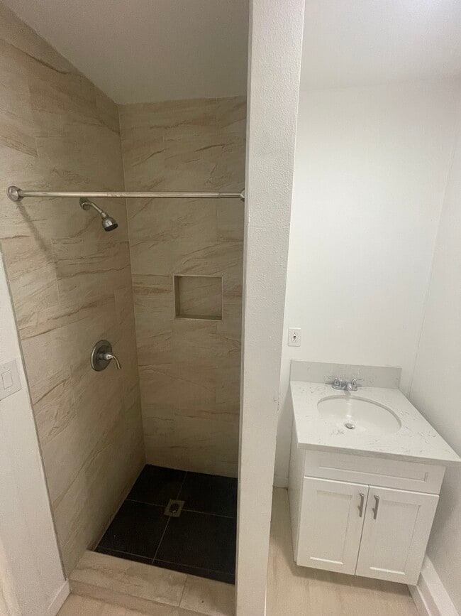 Photo - 1138 W Avenue J15