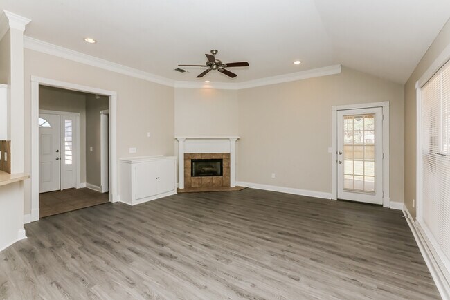 Photo - 204 Chinkapin Ct