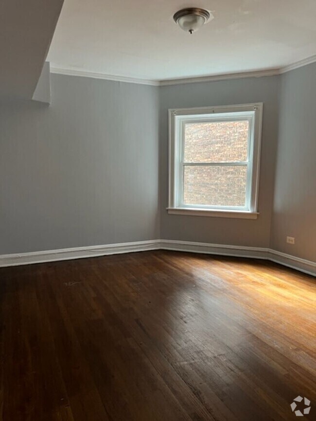 Building Photo - 8038 S Maryland Ave Unit 2 Rental