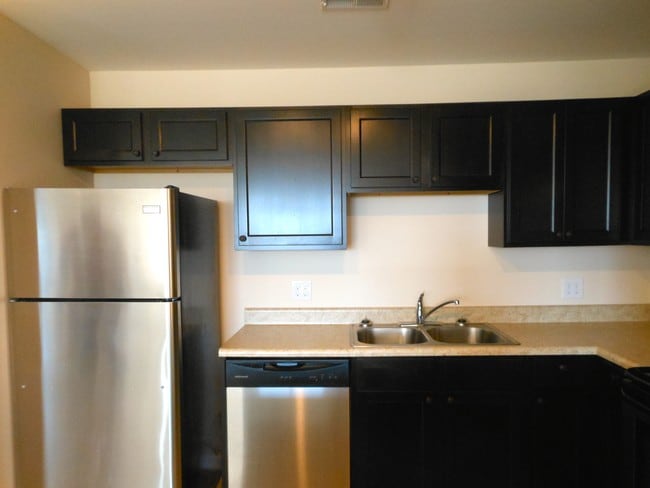 Kitchen - Cobblestone Place