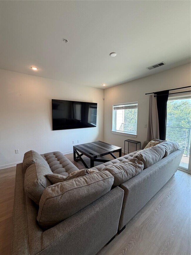 4802 S Congress Ave Unit 107