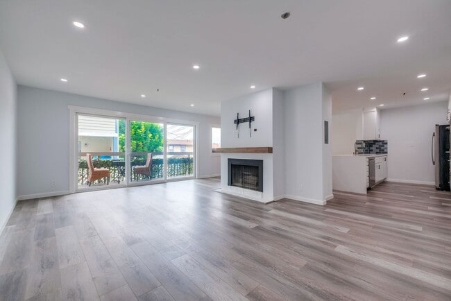 Photo - 230 S Catalina Ave