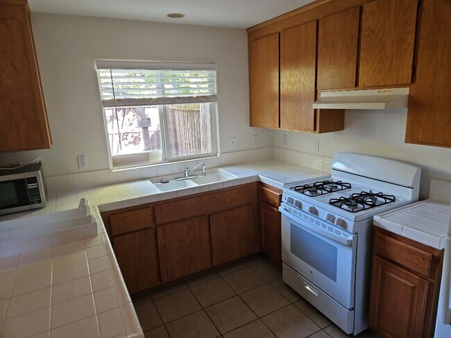 Photo - 2304 Halsey Cir