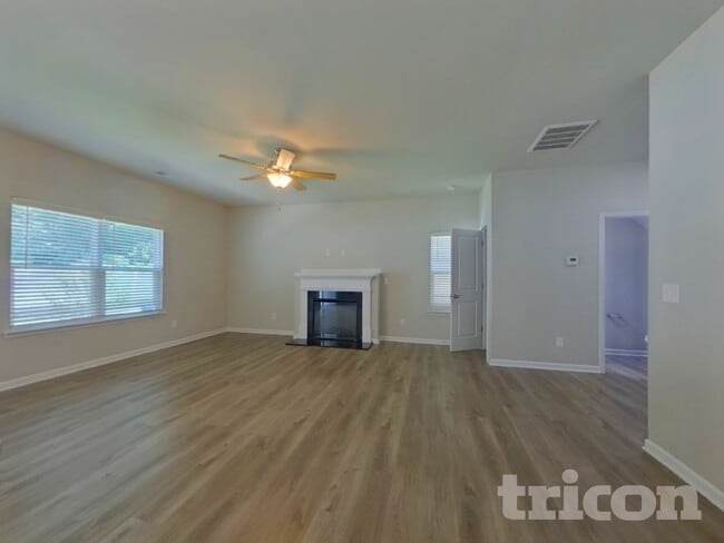 209 Spring Knoll Dr
