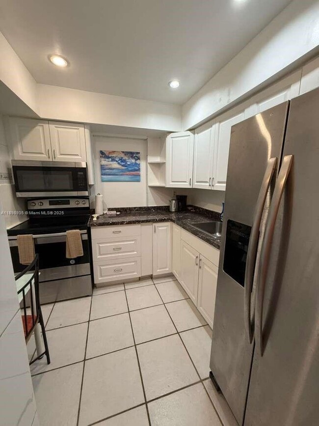 Photo - 17560 Atlantic Blvd Unidad 414