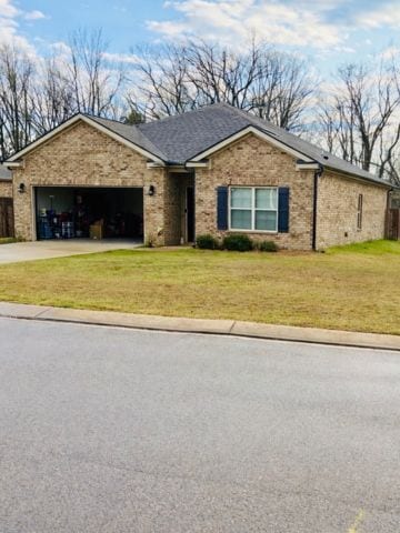 Building Photo - 450 Lilly Dr