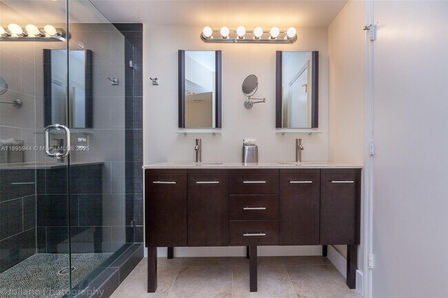 Photo - 1330 West Ave Unidad 1613